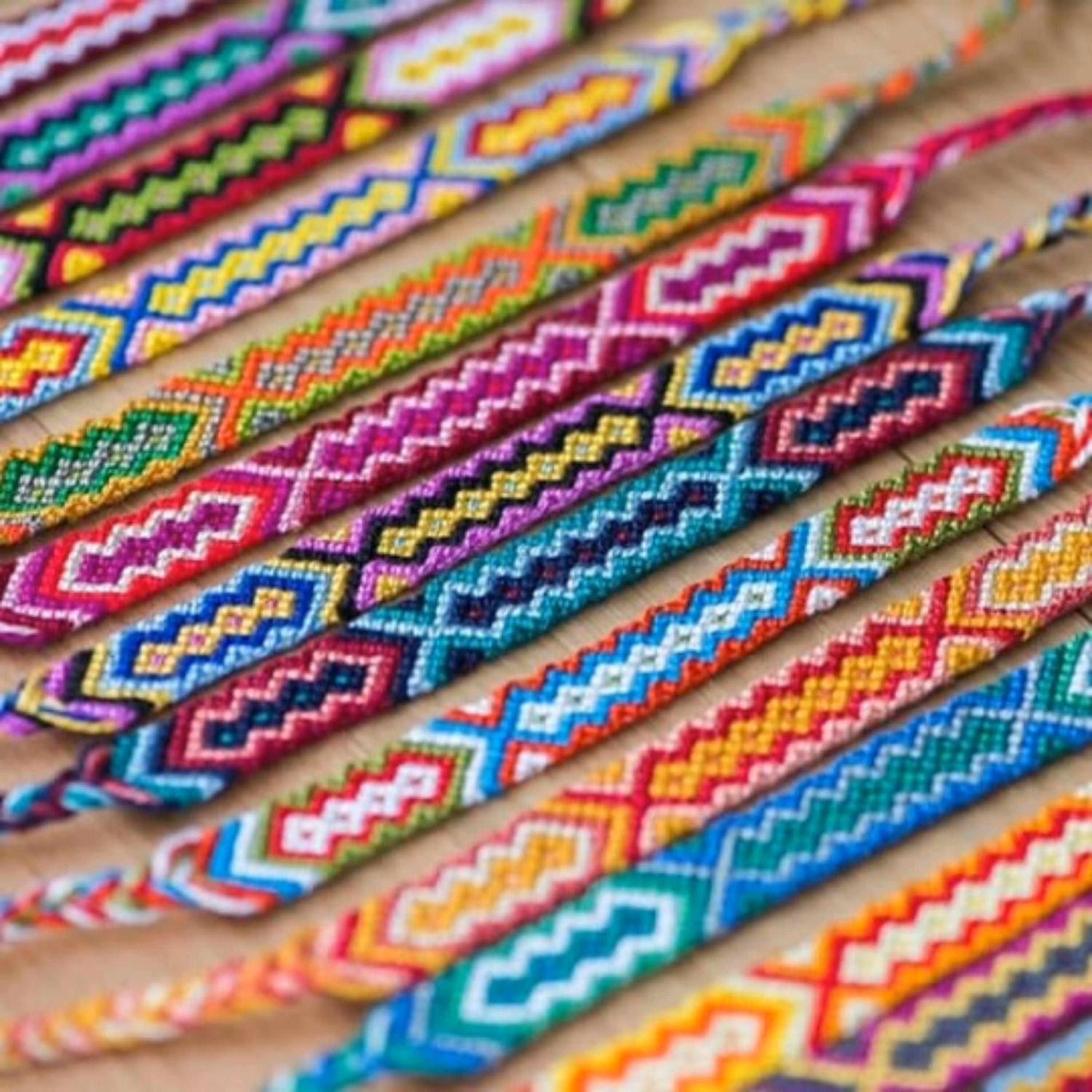 دستبند دوستی طرح سنتی کد 33