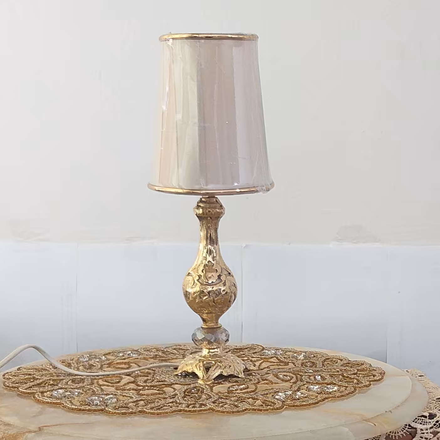 آباژور برنزی کد 65 شید شیری رنگ 