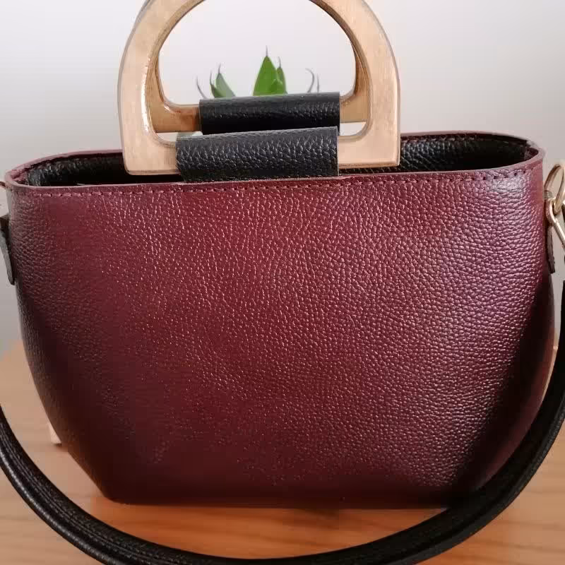 کیف دسته چوبی رودوشی زنانه دوخته شده با چرم طبیعی فلوتر گاوی دستدوز