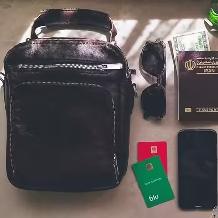 کیف دوشی چرم طبیعی گاوی تمام دست دوز رنگ عنابی
