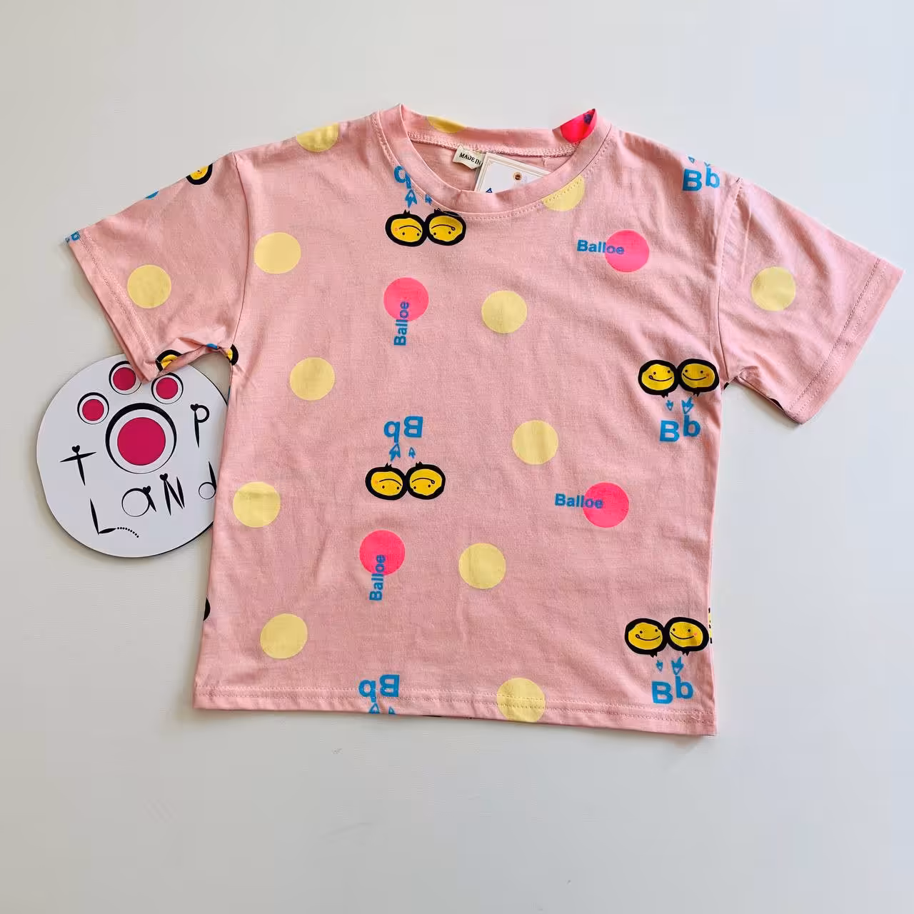 تیشرت لبخند  کد 1153 
وارداتی کیفیت عالی جنس نخ پنبه 
چهار سایز داره مناسب 4 تا 9 سال
