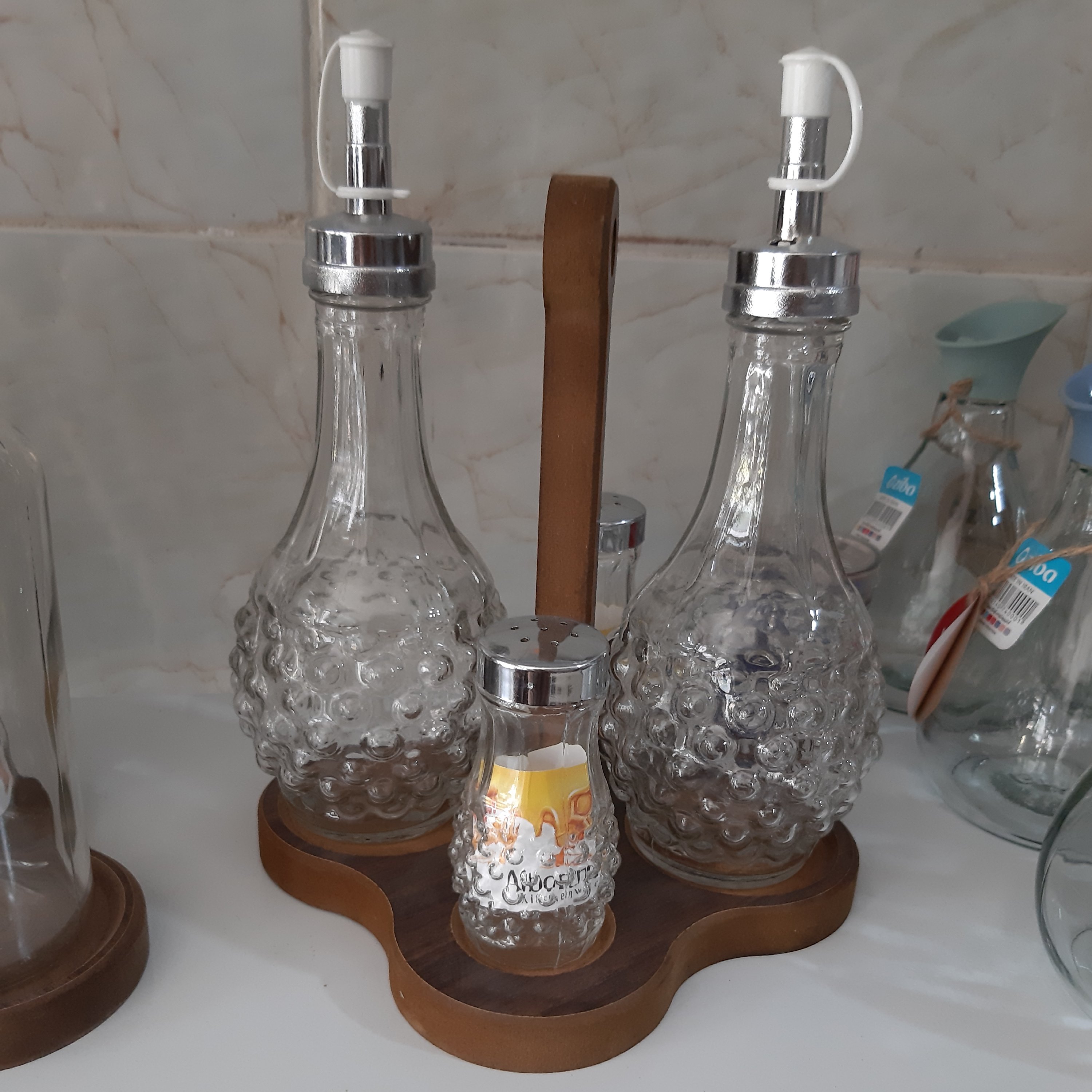 آبلیموخوری رومیزی استند دار ،موجود در سه طرح ،دو عدد شیشه آبلیمو دو عدد نمکدان به همراه استند چوبی
