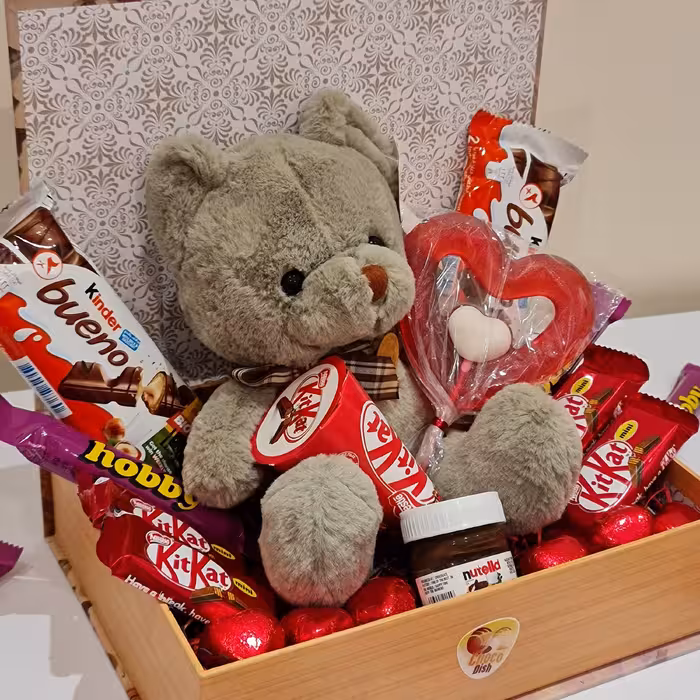 باکس ولنتاین طرح چوب شکلات هوبی بوئنو دوتایی کیت کت مینی کیت کت قیفی آبنبات بزرگ قلبی نوتلا مینی شکلات قلبی خرس خارجی
