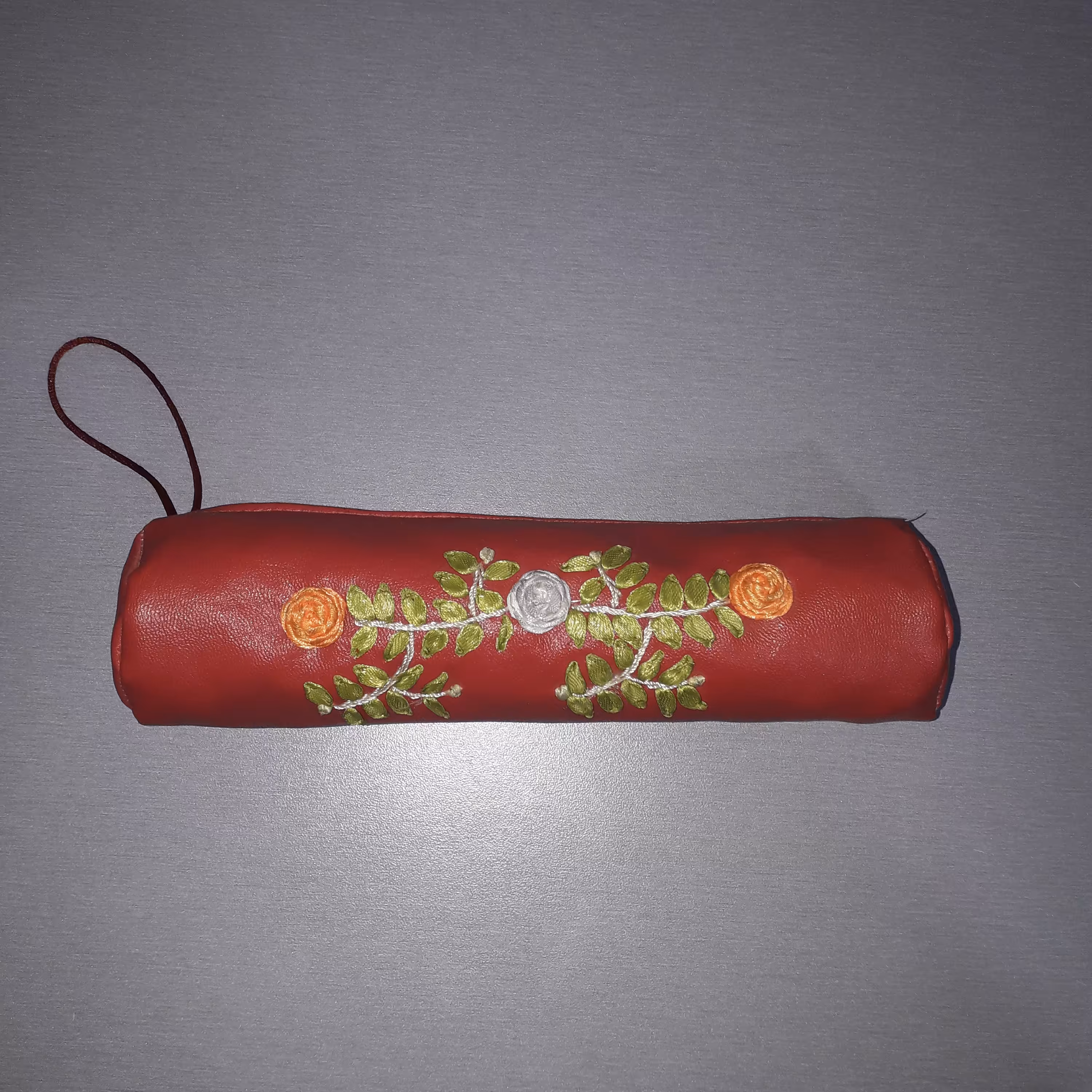 جامدادی طرح گلدوزی+هدیه غرفه دار