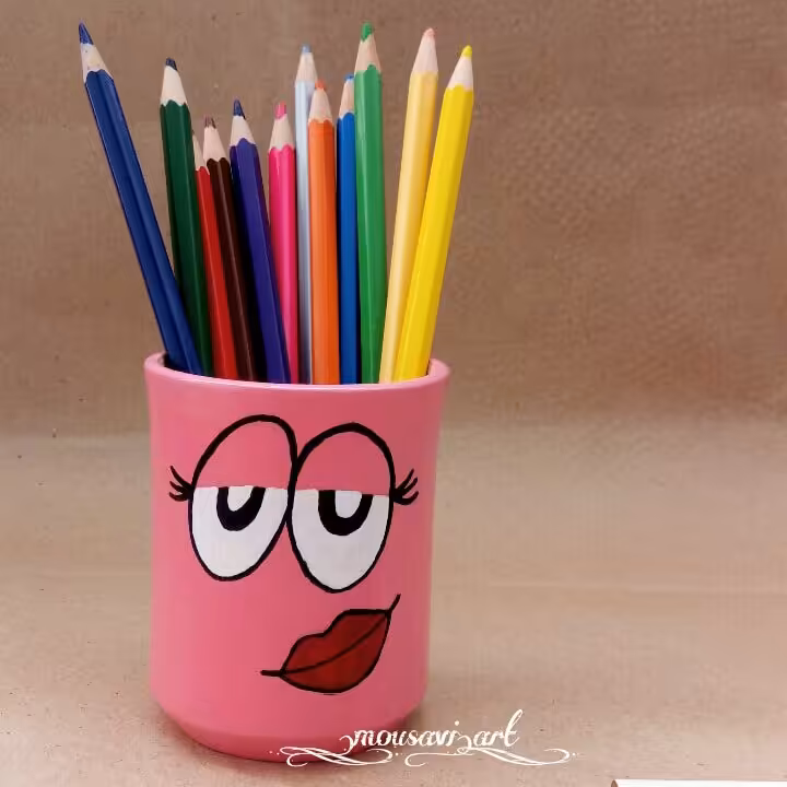 جامدادی سفالی . طرح فانتزی . رنگ اکرلیک . قابل شستشو . براق . اندازه 8 سانتی متر