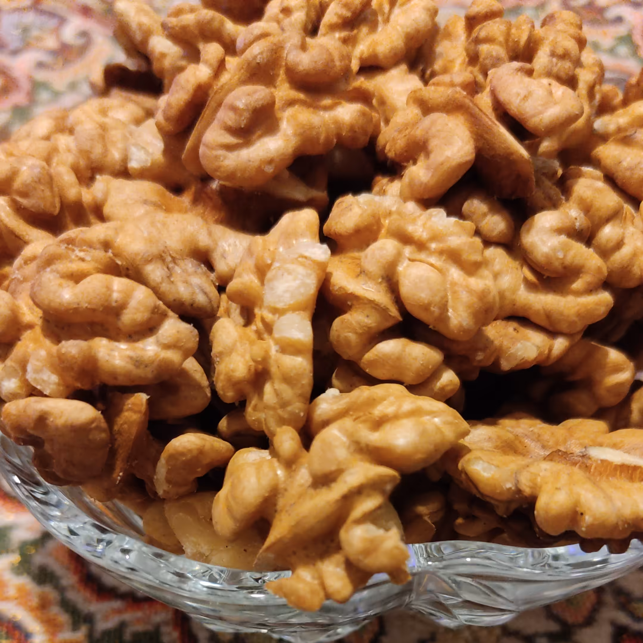 مغز گردو درجه دو سفید شهرستان تویسرکان یک کیلویی