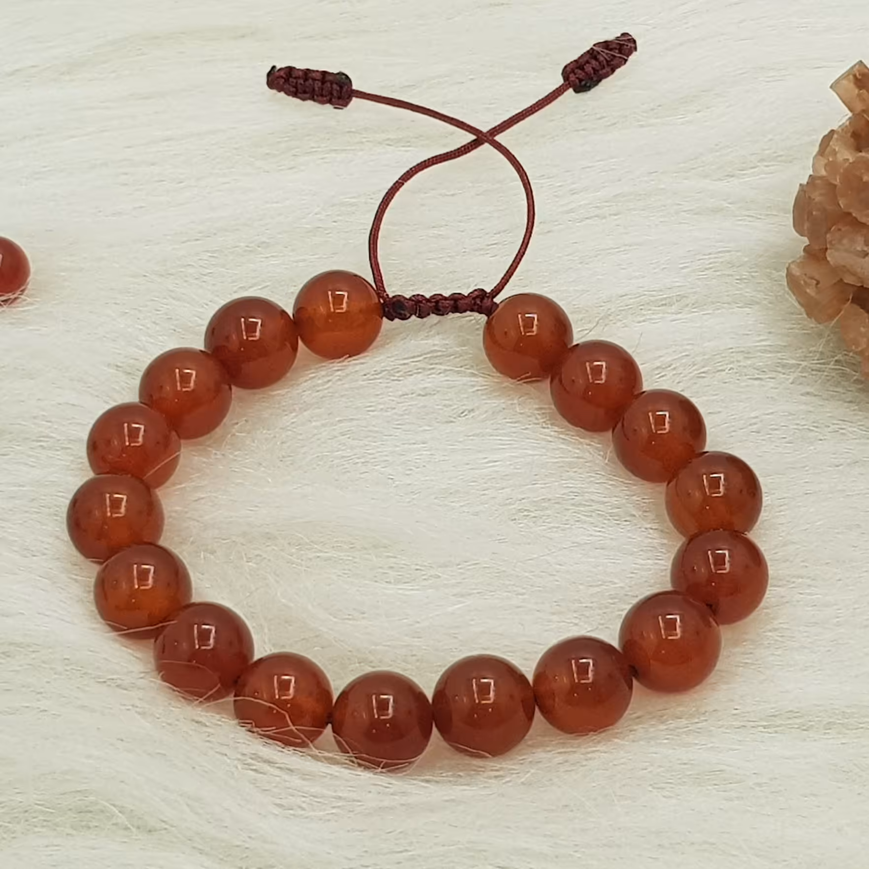 دستبند عقیق نارنجی طبیعی(تقویت رنگ شده با لیزر) سایز 10 . CARNELIAN