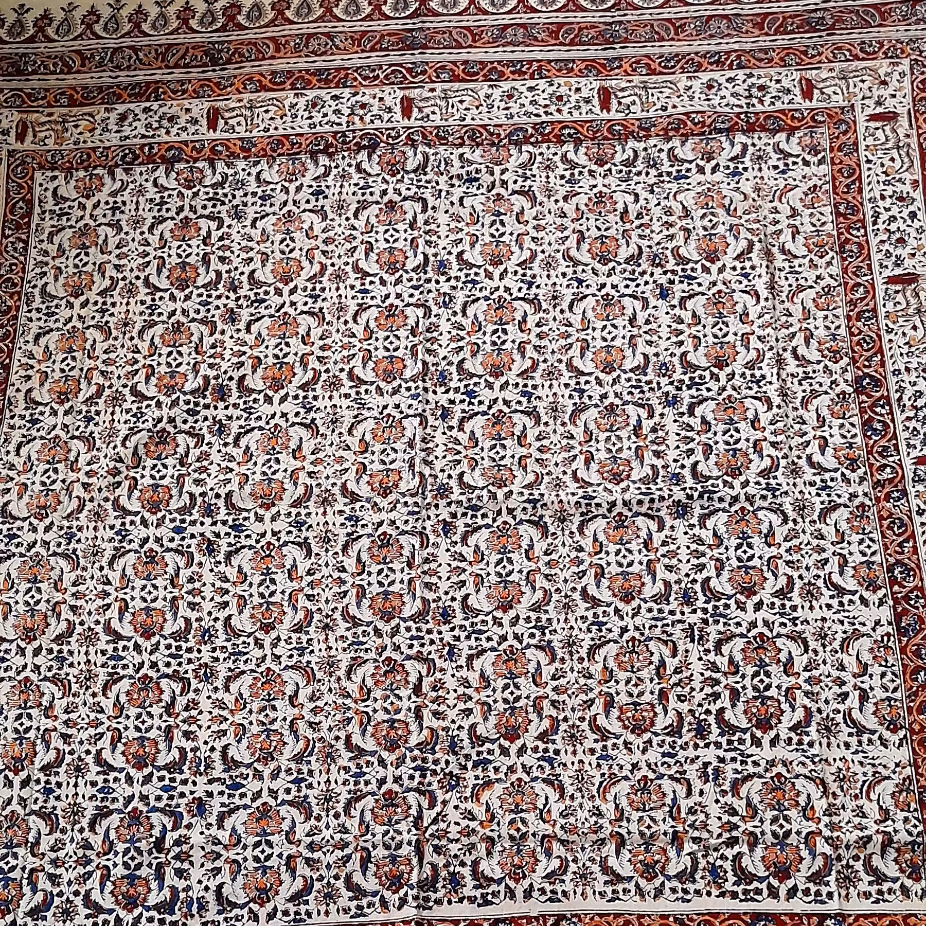 سفره ورومیزی قلمکاری سنتی 150 سانتگل ریز