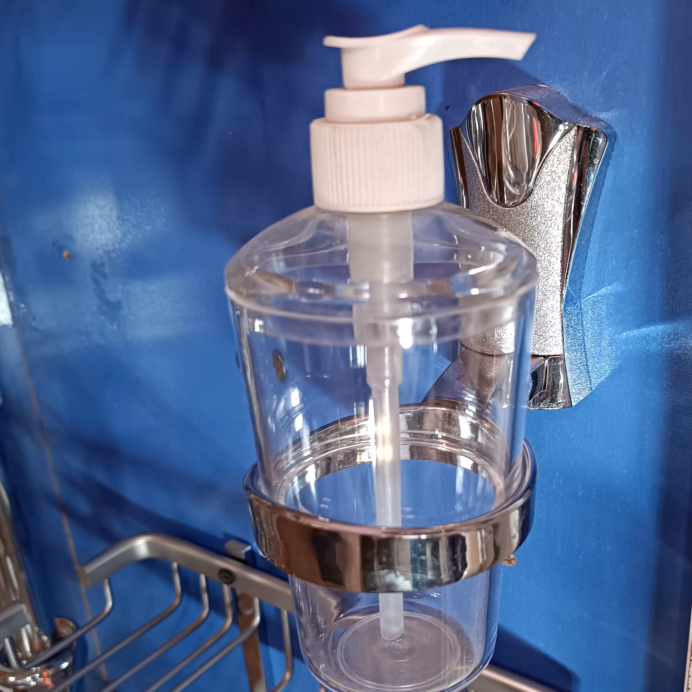 جا مایع دیواری تاج بتیس