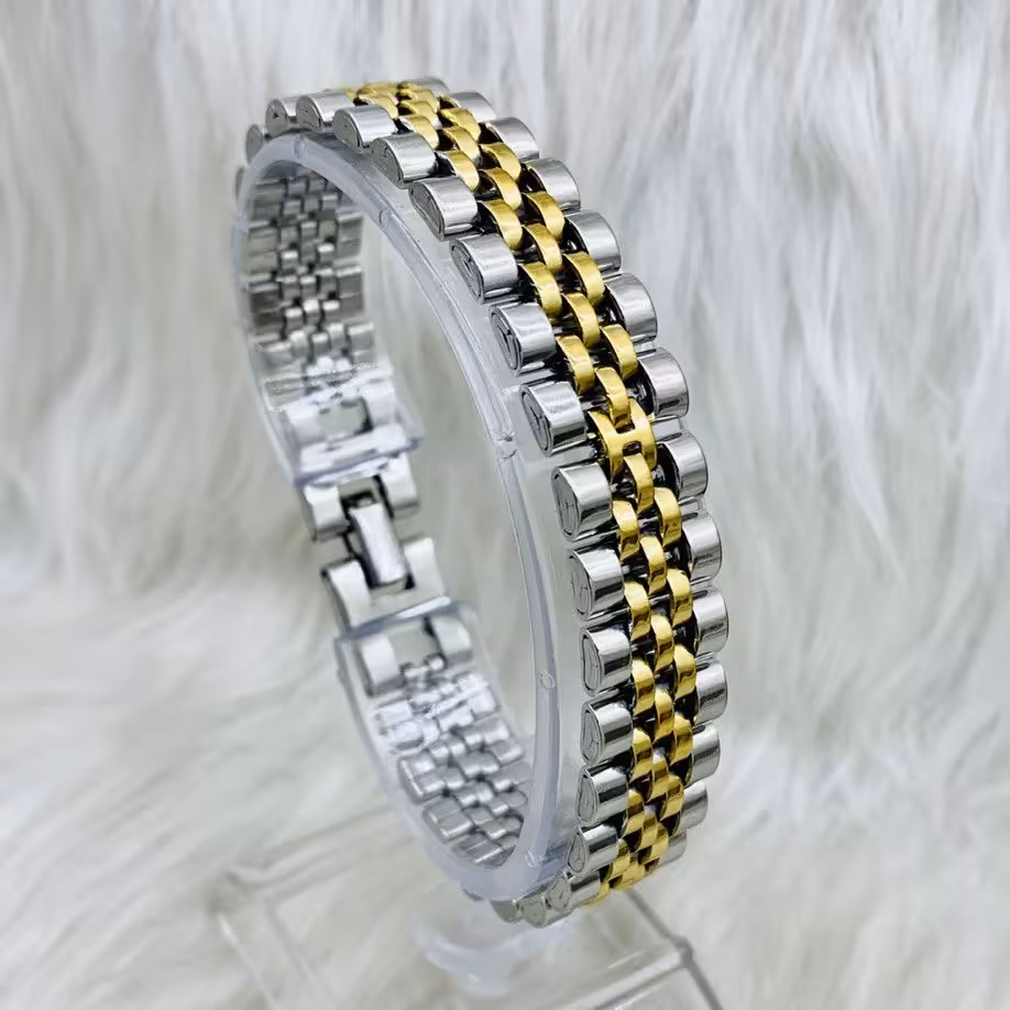 دستبند استیل رولکس دورنگ
کد 1070132/2 با ارسال رایگان 