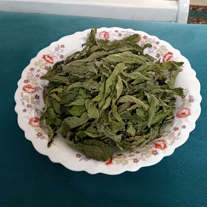 نعناع خشک بسیار معطر و تمیز و درجه یک و به صورت برگ براتون ارسال میشه
