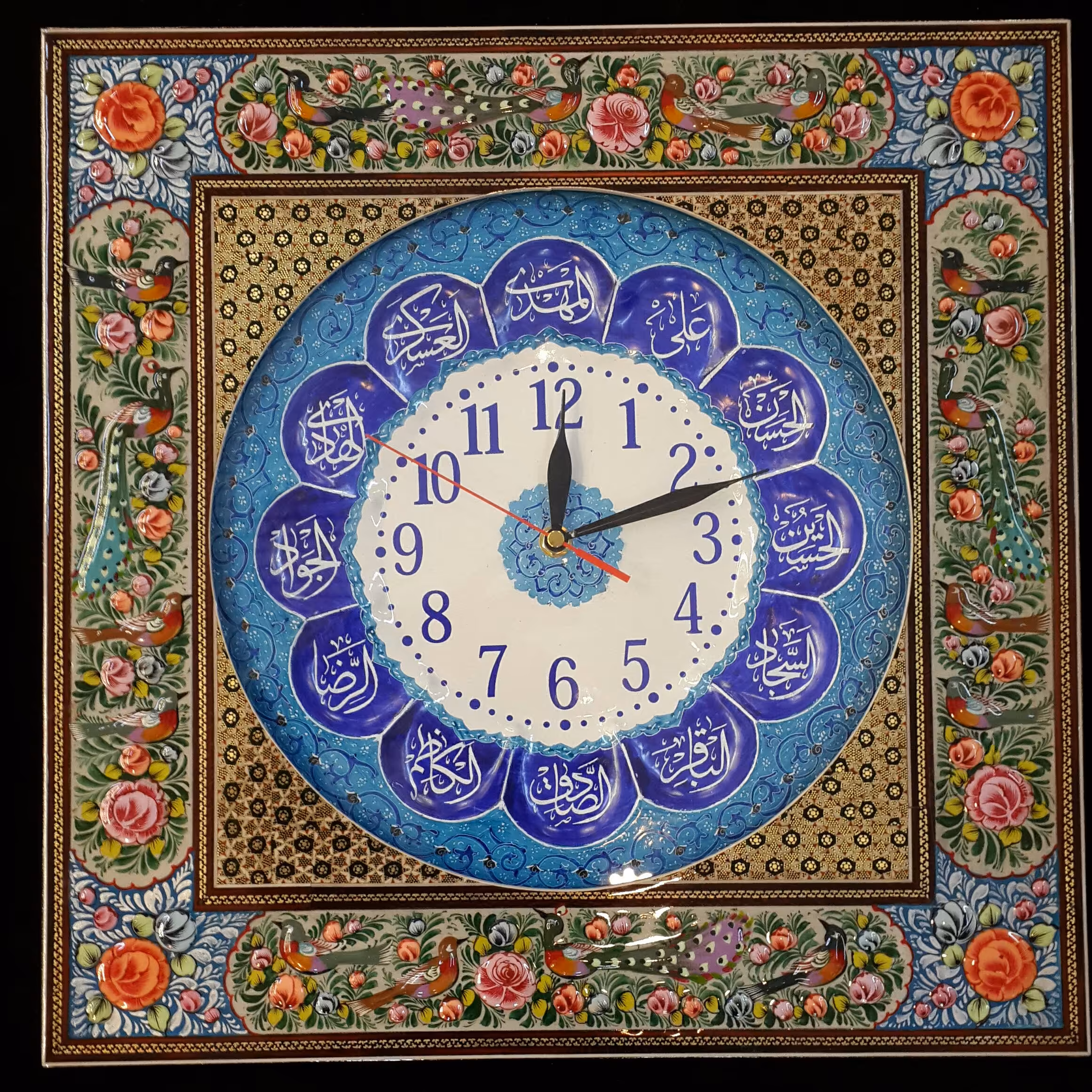 ساعت خاتم مینیاتور گل و مرغ با صفحه مینای منقش به اسامی ائمه