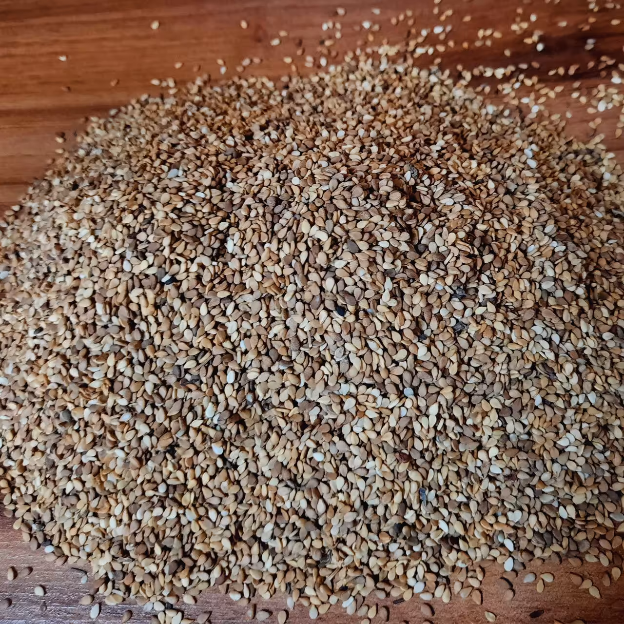 کنجد قهوه ای شسته شده و تمیز (200 گرم)