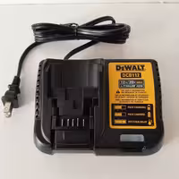 شارژر  دیوالت مدل dcb112 برق 220ولت تبدیل شده