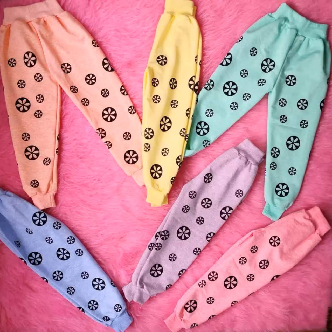 شلواردخترانه و پسرانه قد40تا55 مناسب 4ماه تا4سال قد ازکمرتامچ پا40-45-50-55جنس پنبه نوبافت 6رنگ باکیفیت شیک شلوار مچ دار