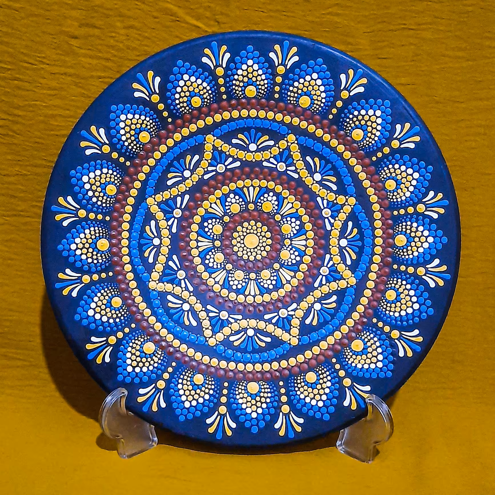 نقطه کوبی طرح کرمی سبز کد 023