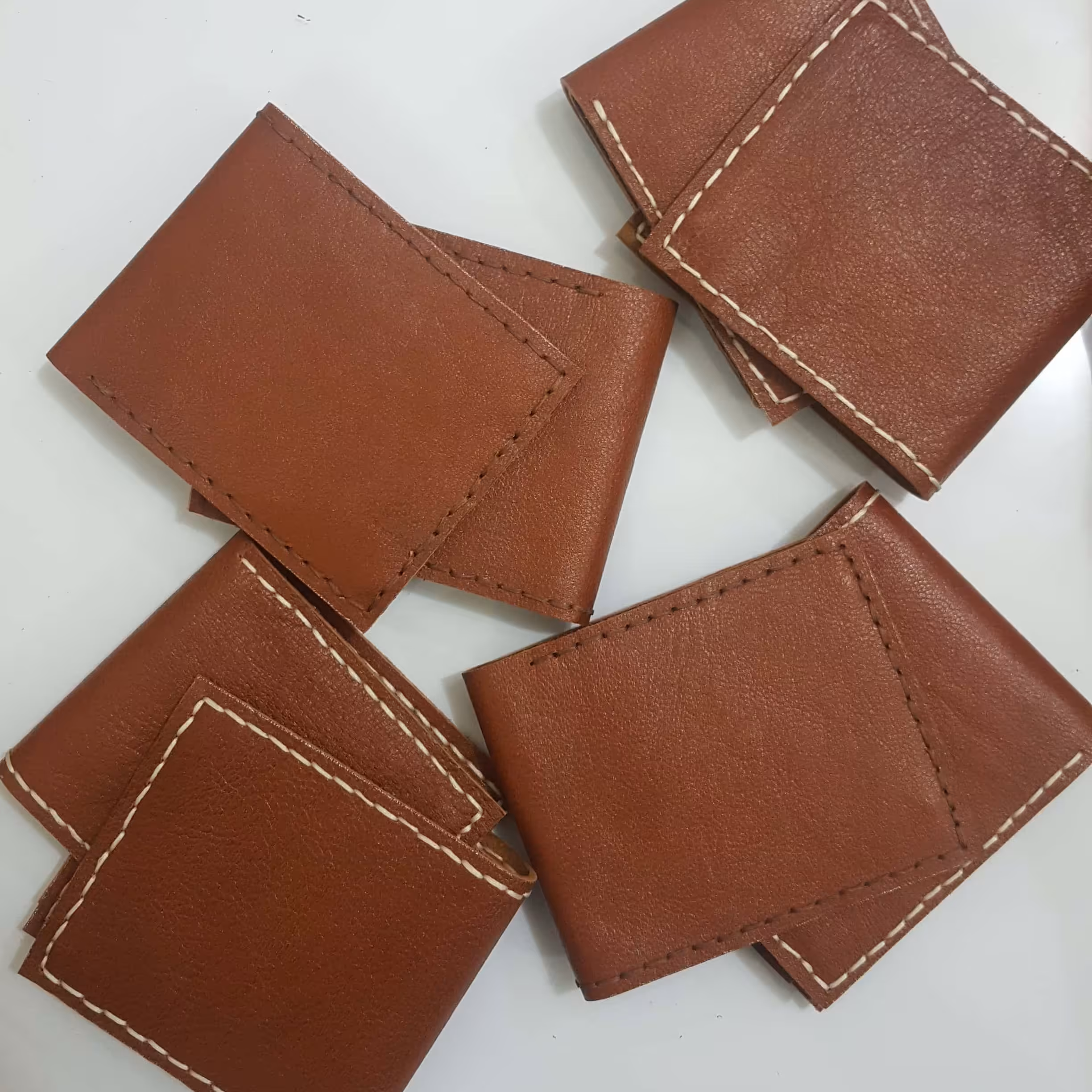 کیف جیبی چرم طبیعی عسلی ( حراج )