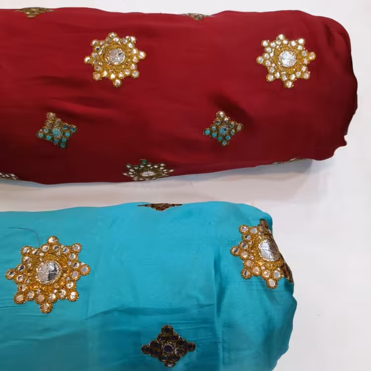 پارچه ساتن گلدار.