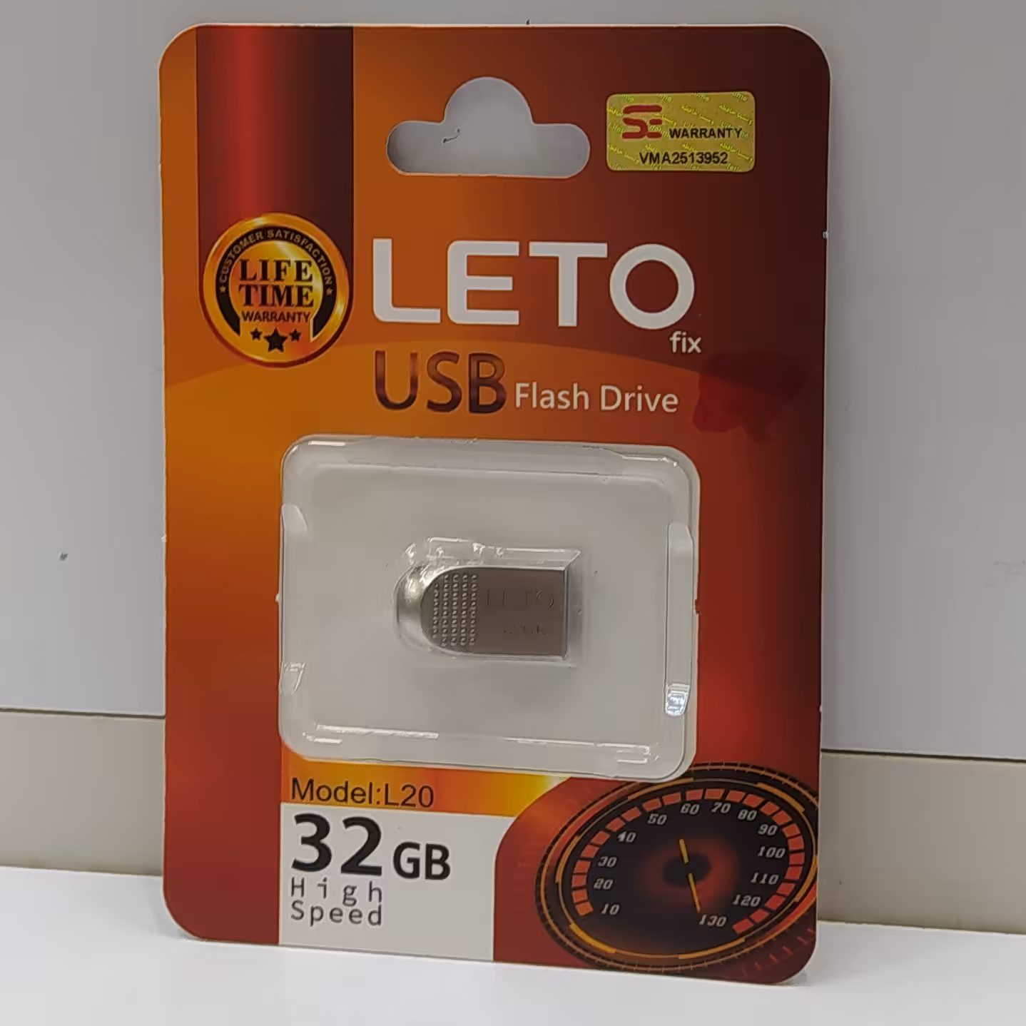 فلش مدل L20 lETOظرفیت 32GB بدنه فلزی سرعت USB 2.0 دارای گارانتی 