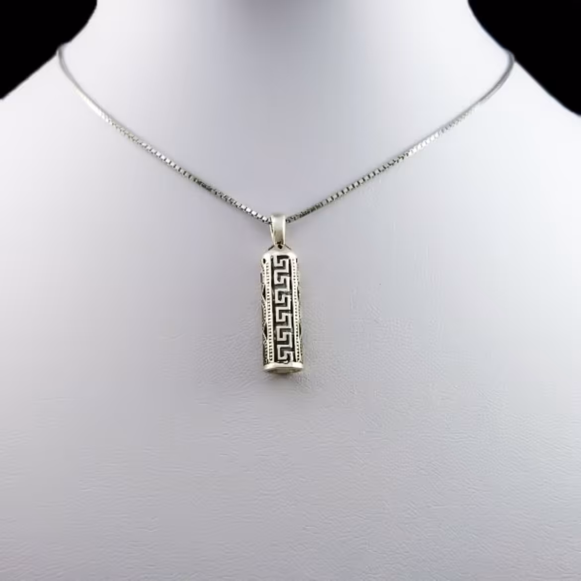 پلاک استوانه طرحدار نقره حرز امام جواد(ع) طرح ورساچی