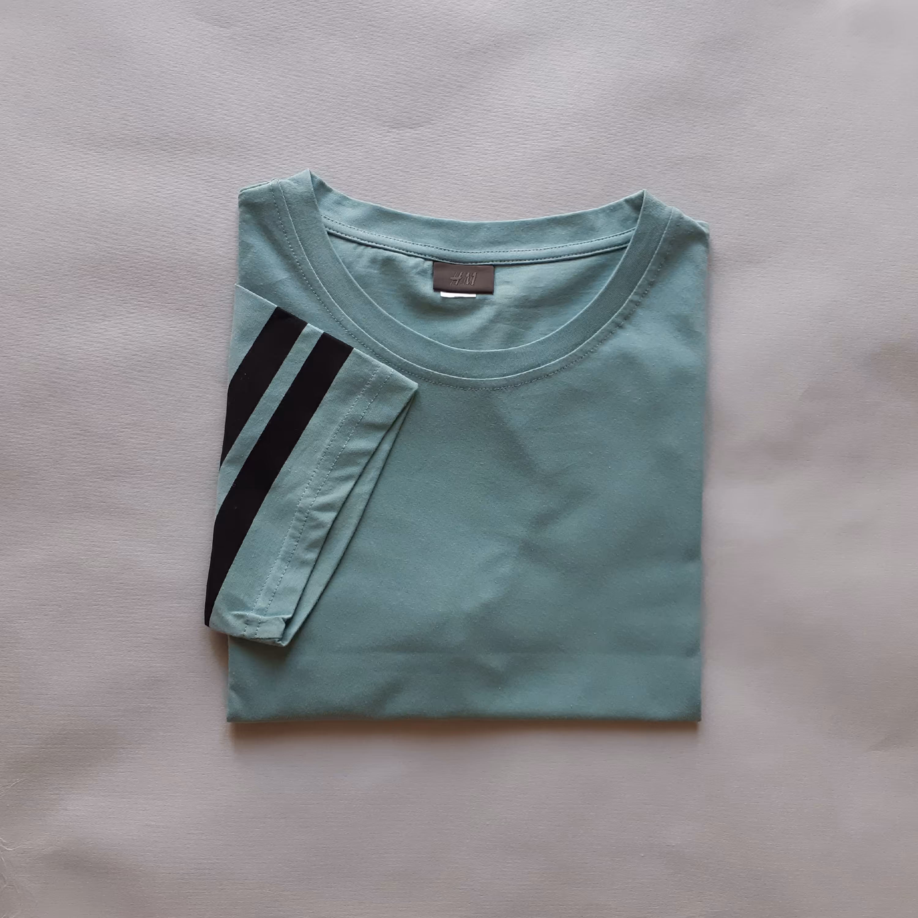  کراپ برندH&M جنس نخ پنبه سایز XL پهنای کار 58 قد کار 52