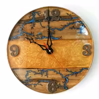 ساعت دیواری رزینی دست ساز طرح لیختنبرگ