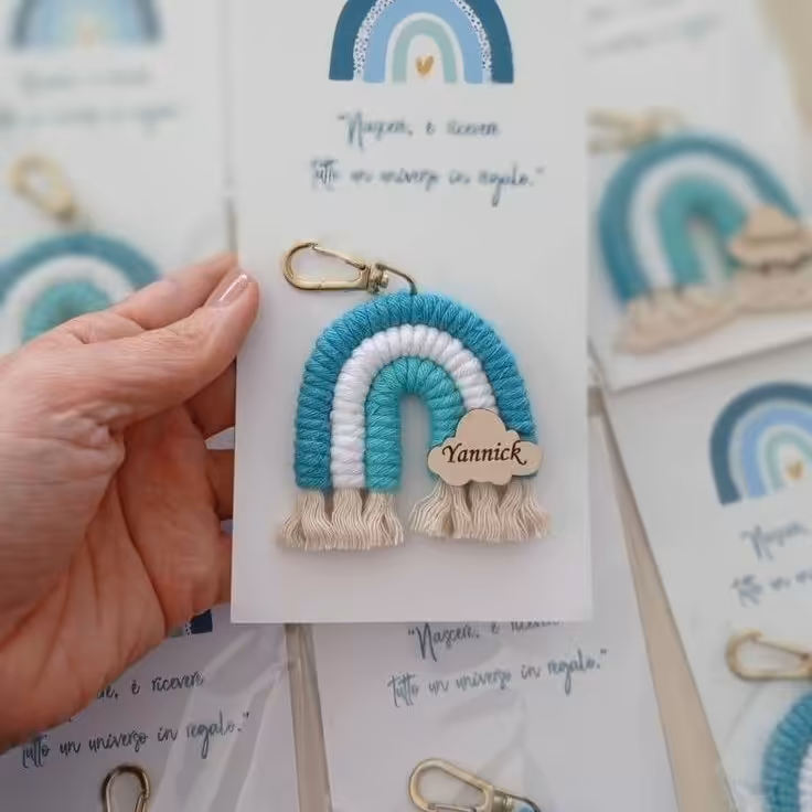 جاسوییچی مکرومه با طرح و رنگ دلخواه قابل سفارش.بهترین متریال مکرومه..ی کار شیک و جذاب برای هدیه و گیفت نامزدی و عقد و تو