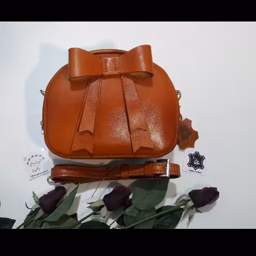 کیف چرم دست دوز با چرم طبیعی گاوی