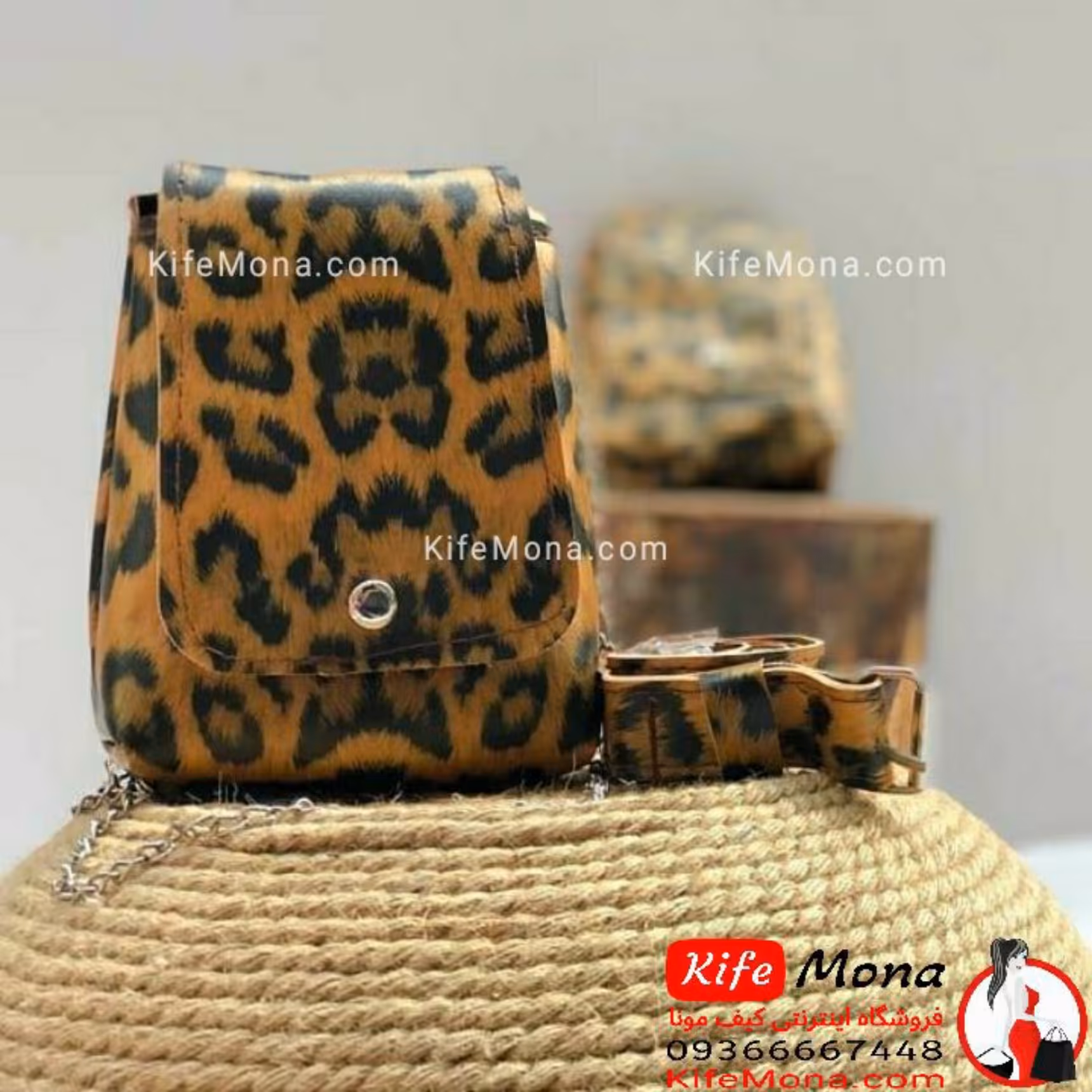 کیف کمری و دوشی دخترونه چرم زنجیردار پلنگی
کد  6490
سایز  12در15
قیمت  180