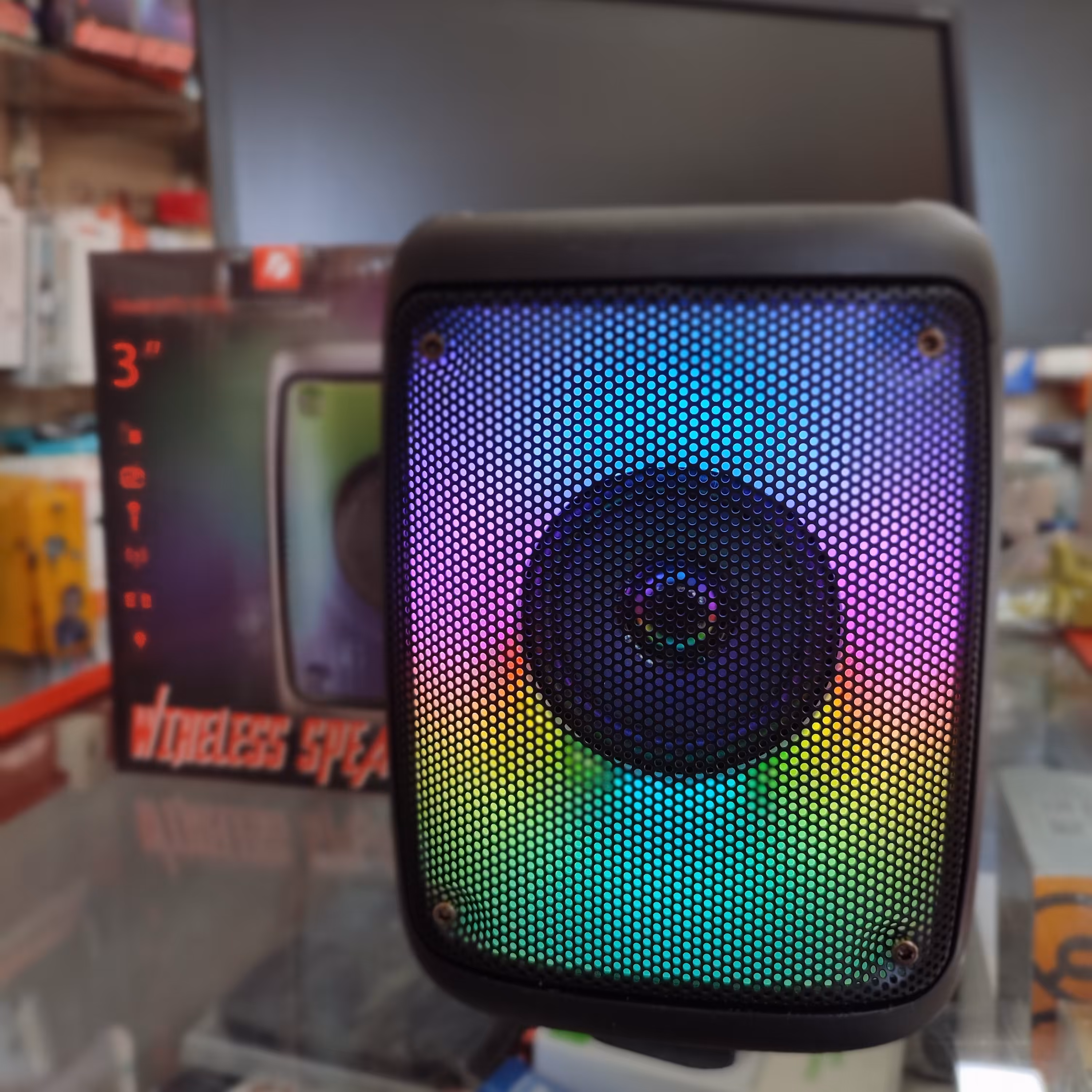 اسپیکر بلوتوث دار  قابل حمل همراه با رقص نور مدل KTS-1576