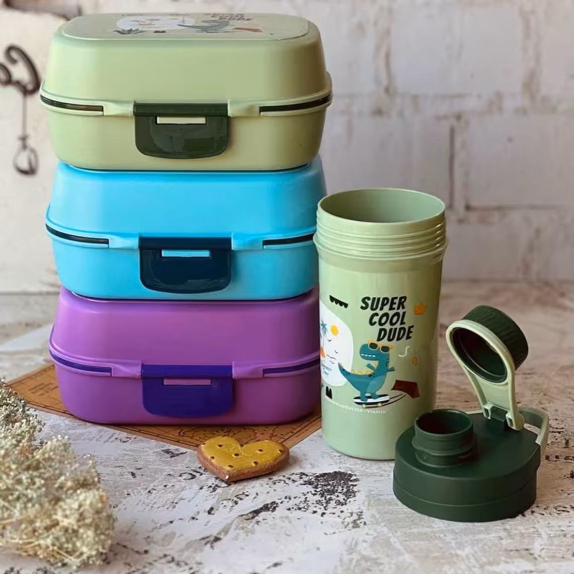 ست قمقمه آب و ظرف غذای کودک