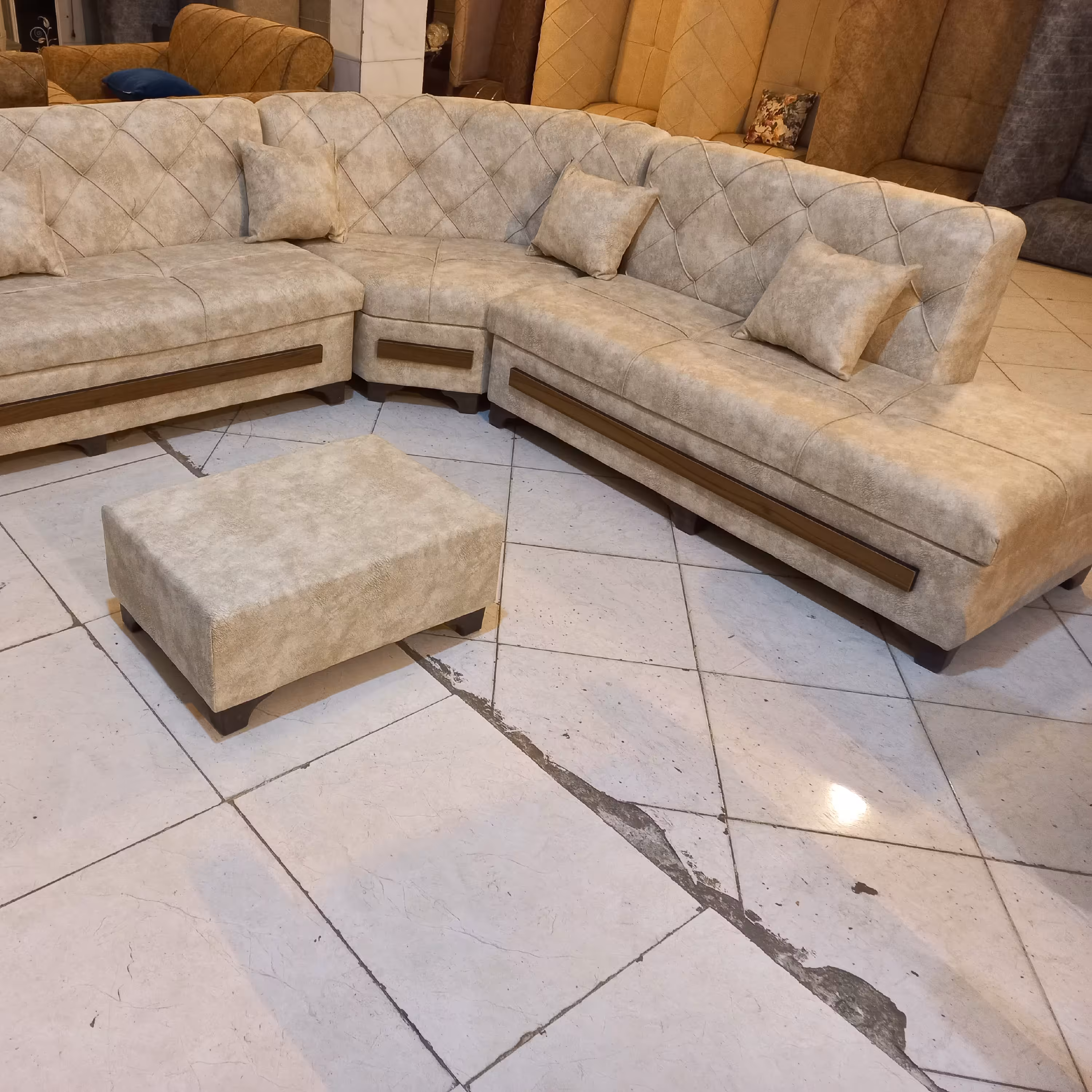 مبل ال چستر راحتی سودا 