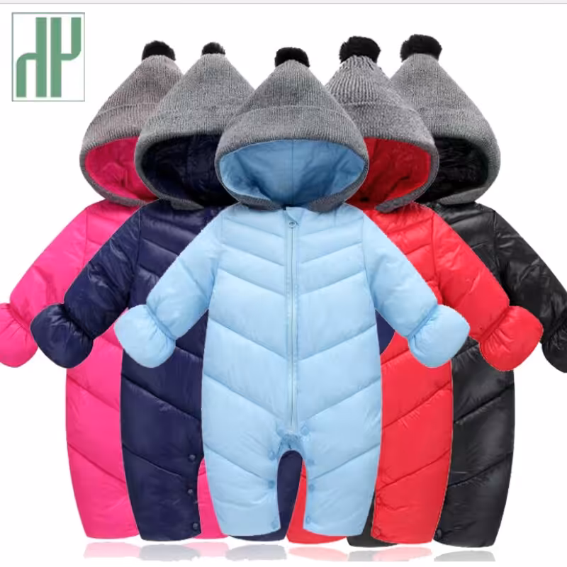 کاپشن سرهمی کلاهدار  ترک پفکی  . خیلی خوشگله.. ضد اب هم هست. داخل دو لایه اش هم پنبه است. بسیار سبک و شیک. 3 ماه تا 1سال