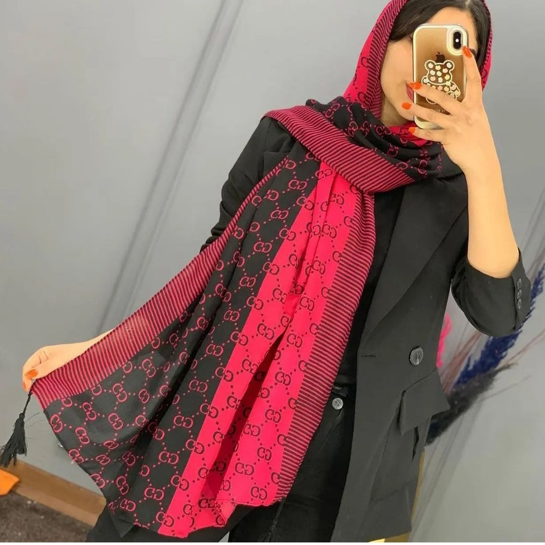 شال صورتی مشکی