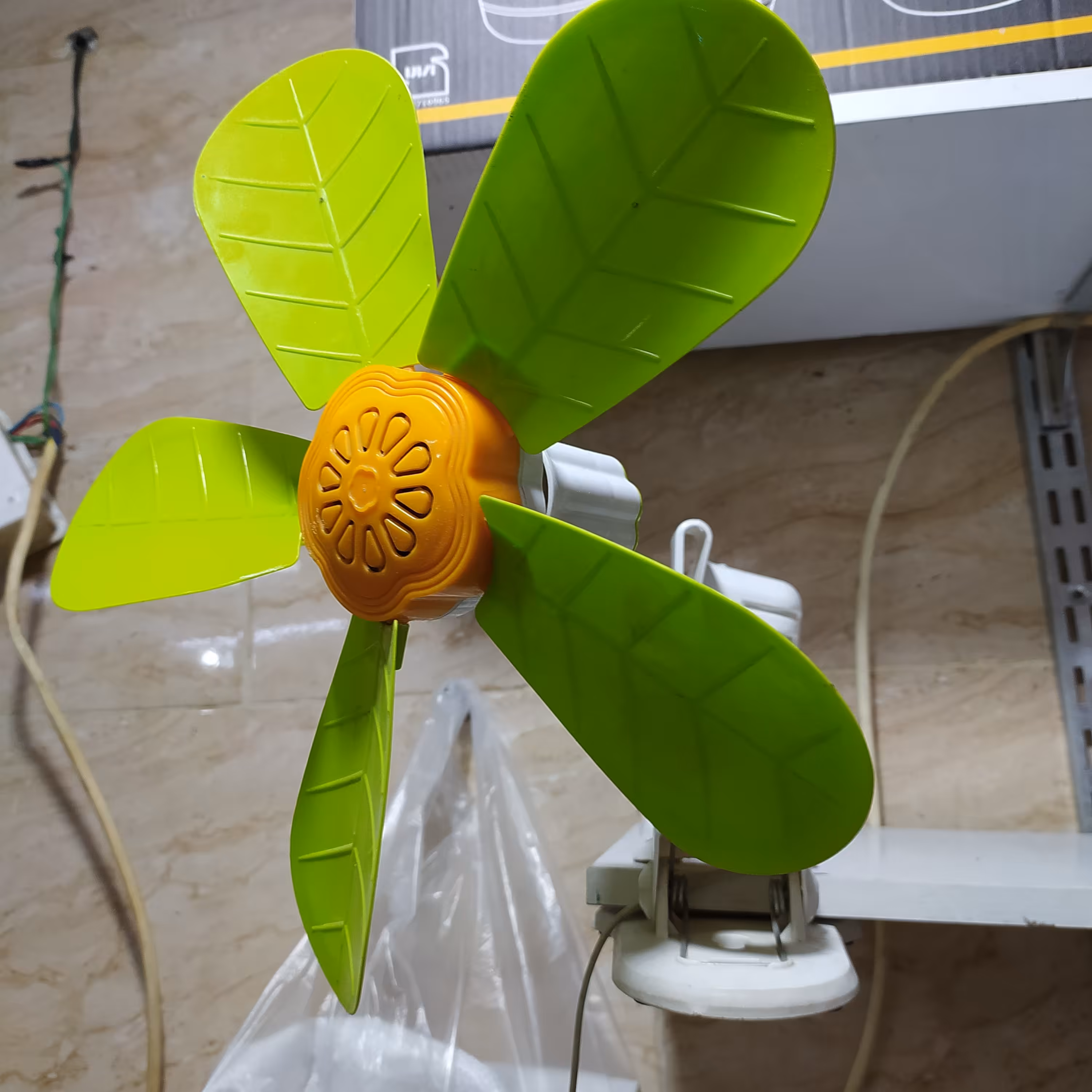 پنکه پنج پر دور تند کلیپس دار قابل اجرا در جای دلخواه 