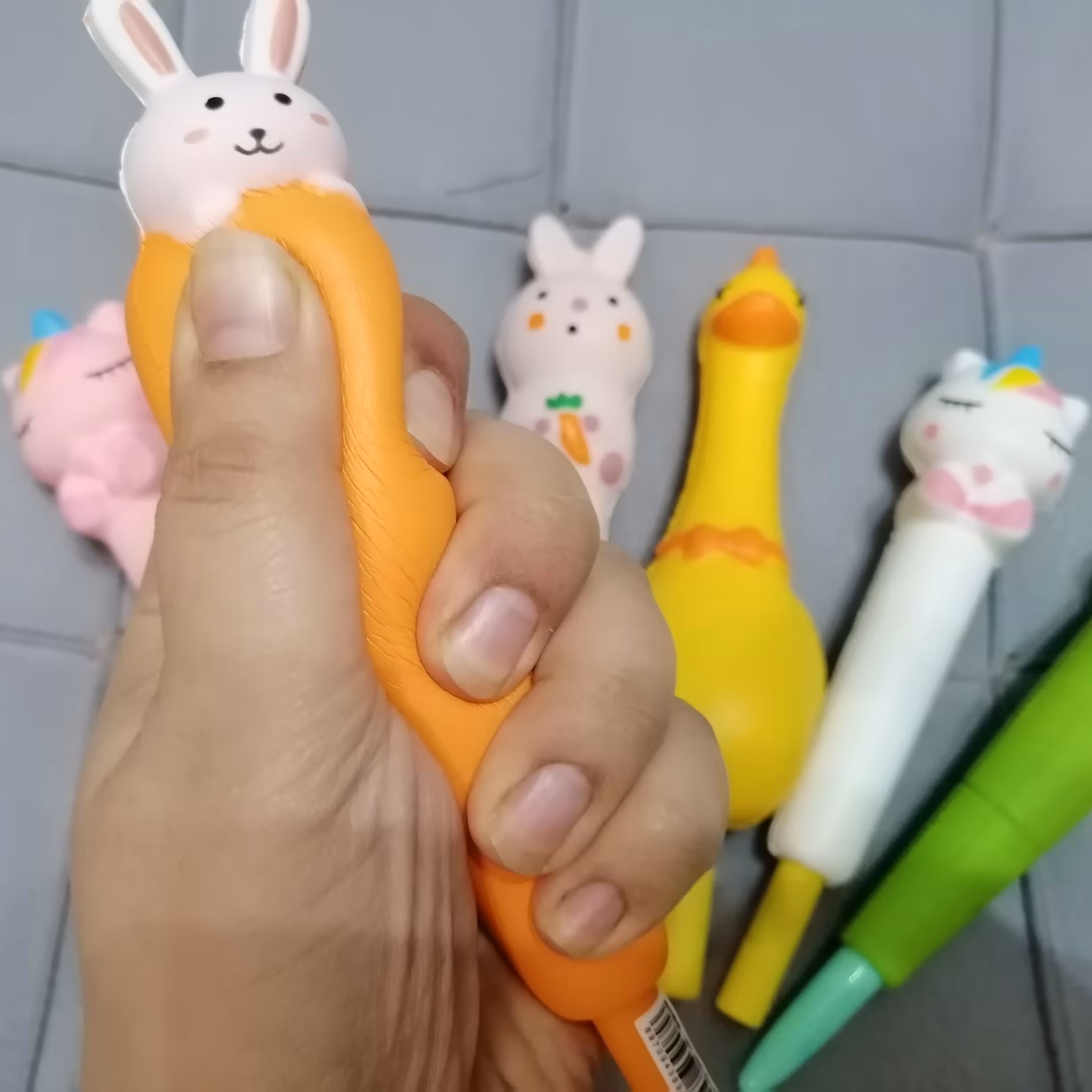 روان نویس اسکوییشی دار  اسکوییشی بسیار نرم  وارداتی با کیفیت بسیار عالی