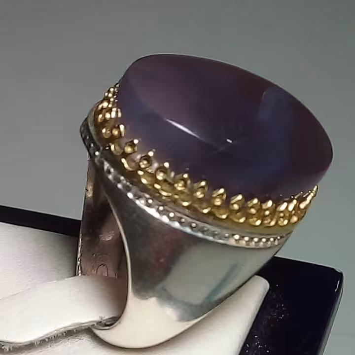 انگشتر نقره مردانه با نگین عقیق سوسنی ناب