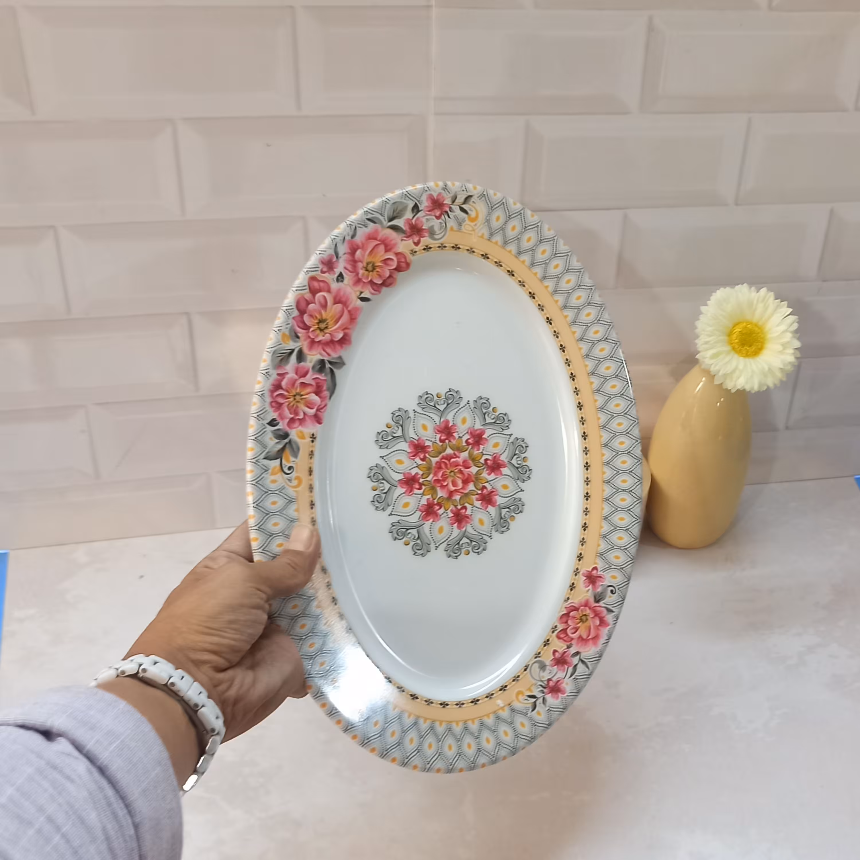 دیس برنج ماهی ملامین 731 تهیه شده از بهترین مواداولیه قابل سفارش در تعداد دلخواه