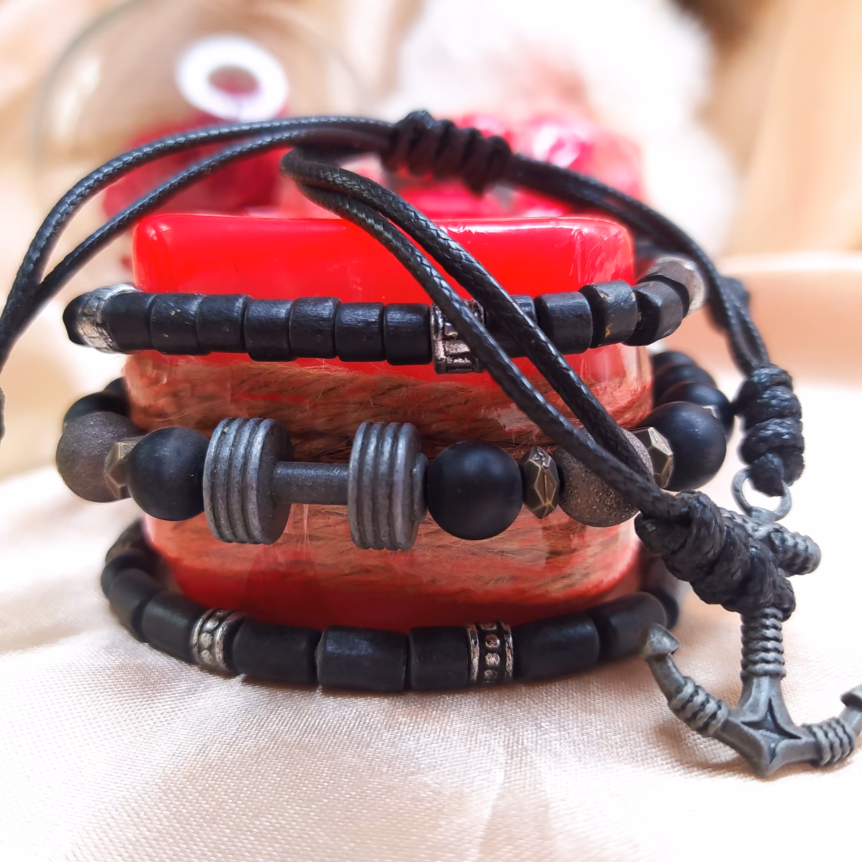 دستبند چرم صنعتی چهارتایی  تک رنگ مشکی و نقره ی