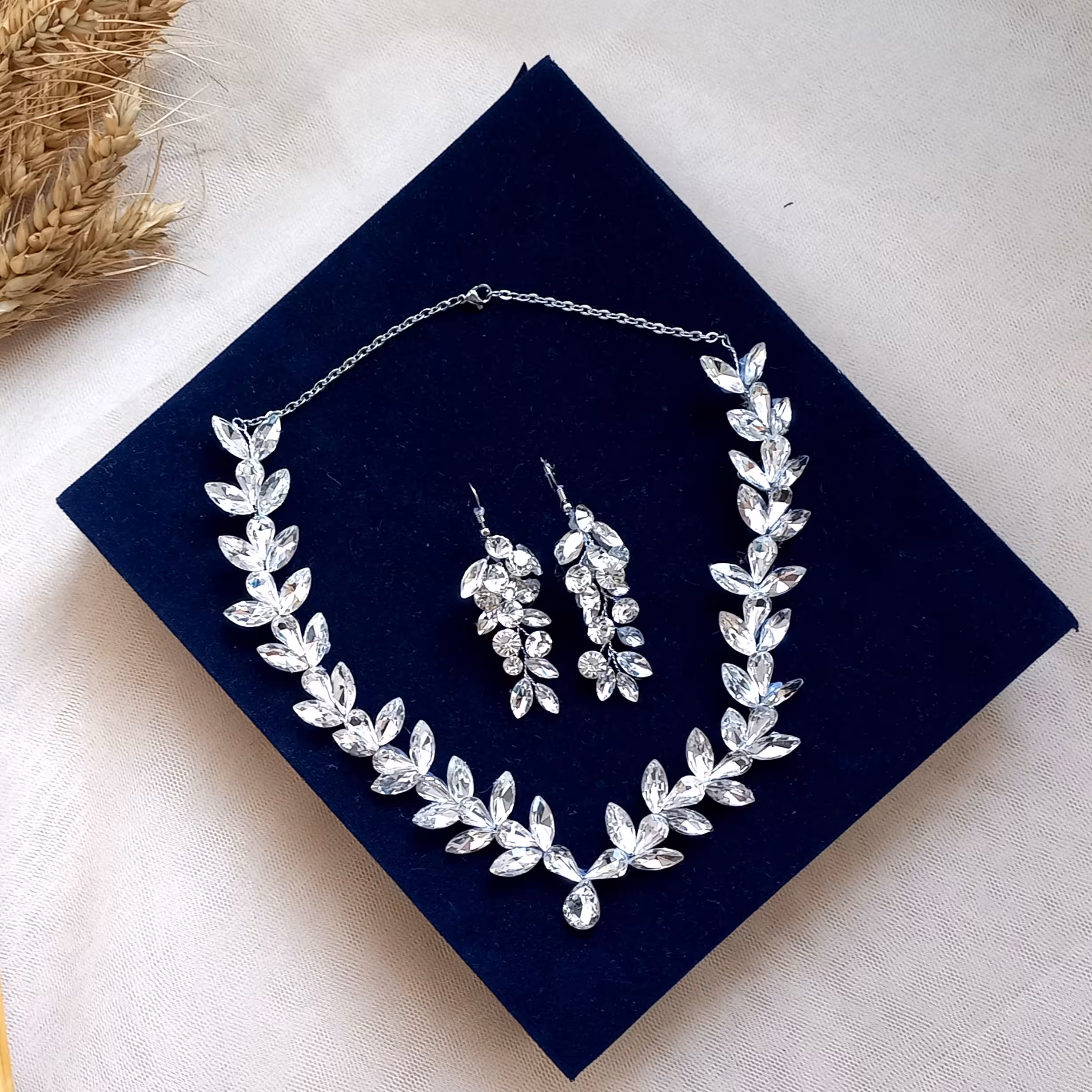 گردنبند نگینی