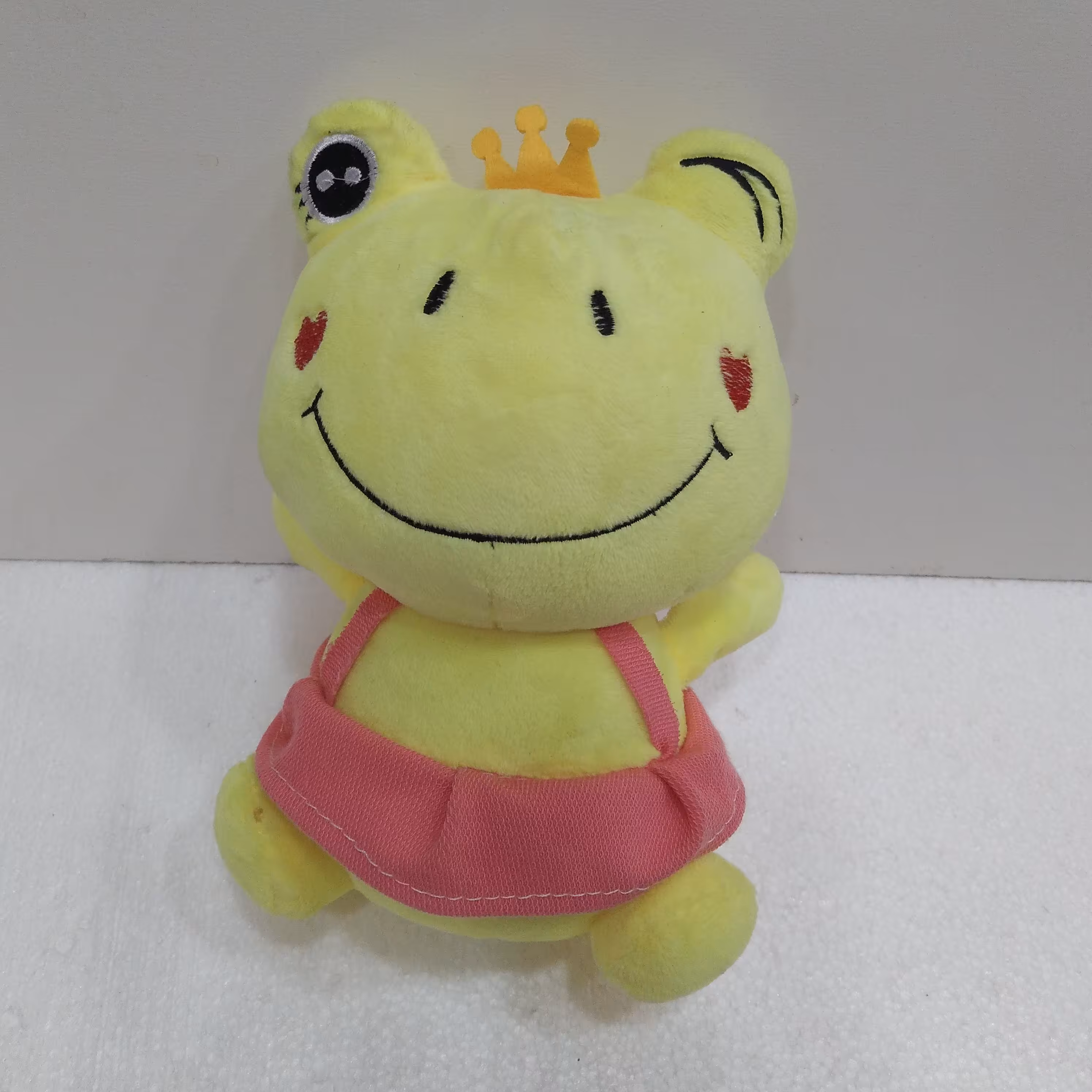 عروسک قورباغه لباس دار