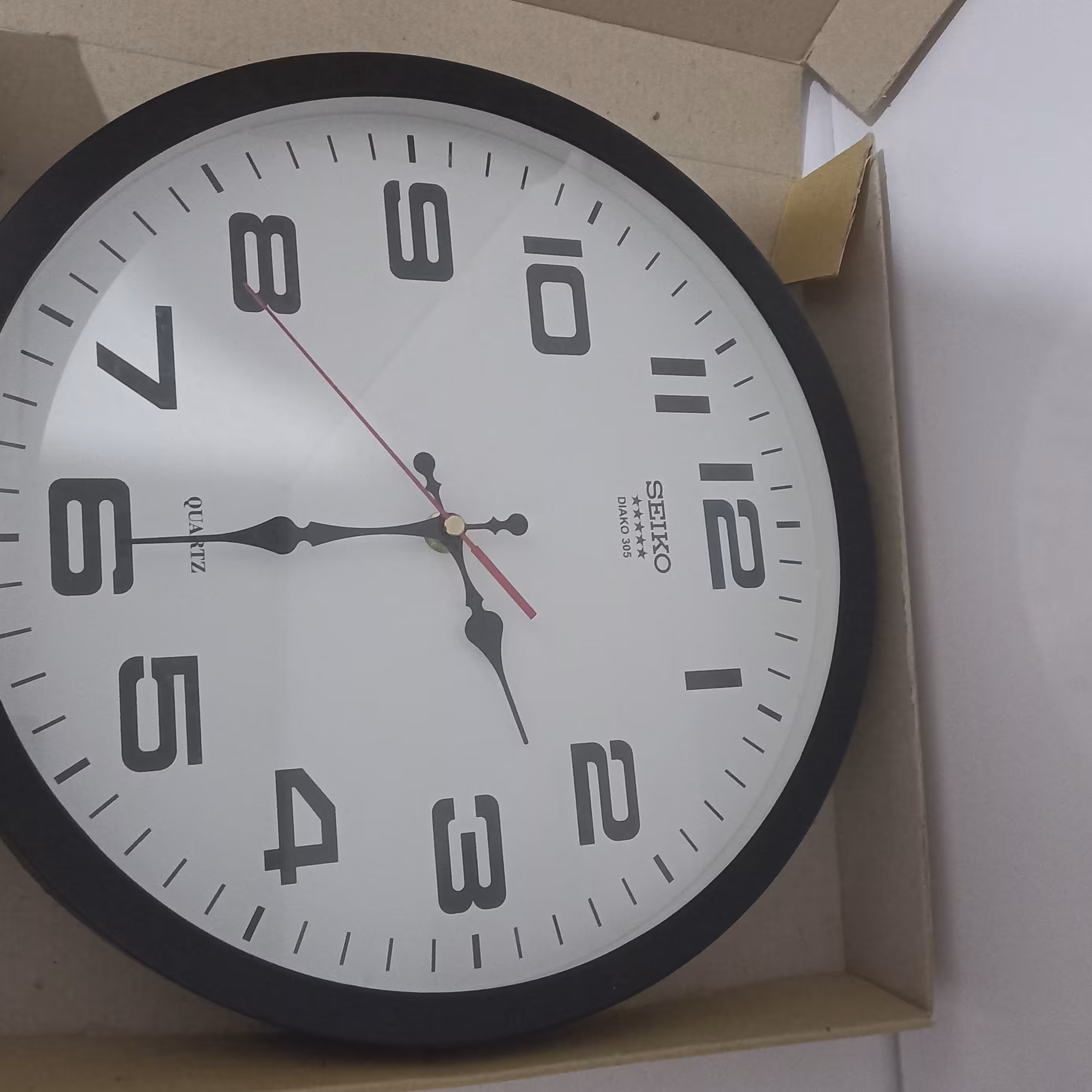 ساعت دیواری جدید