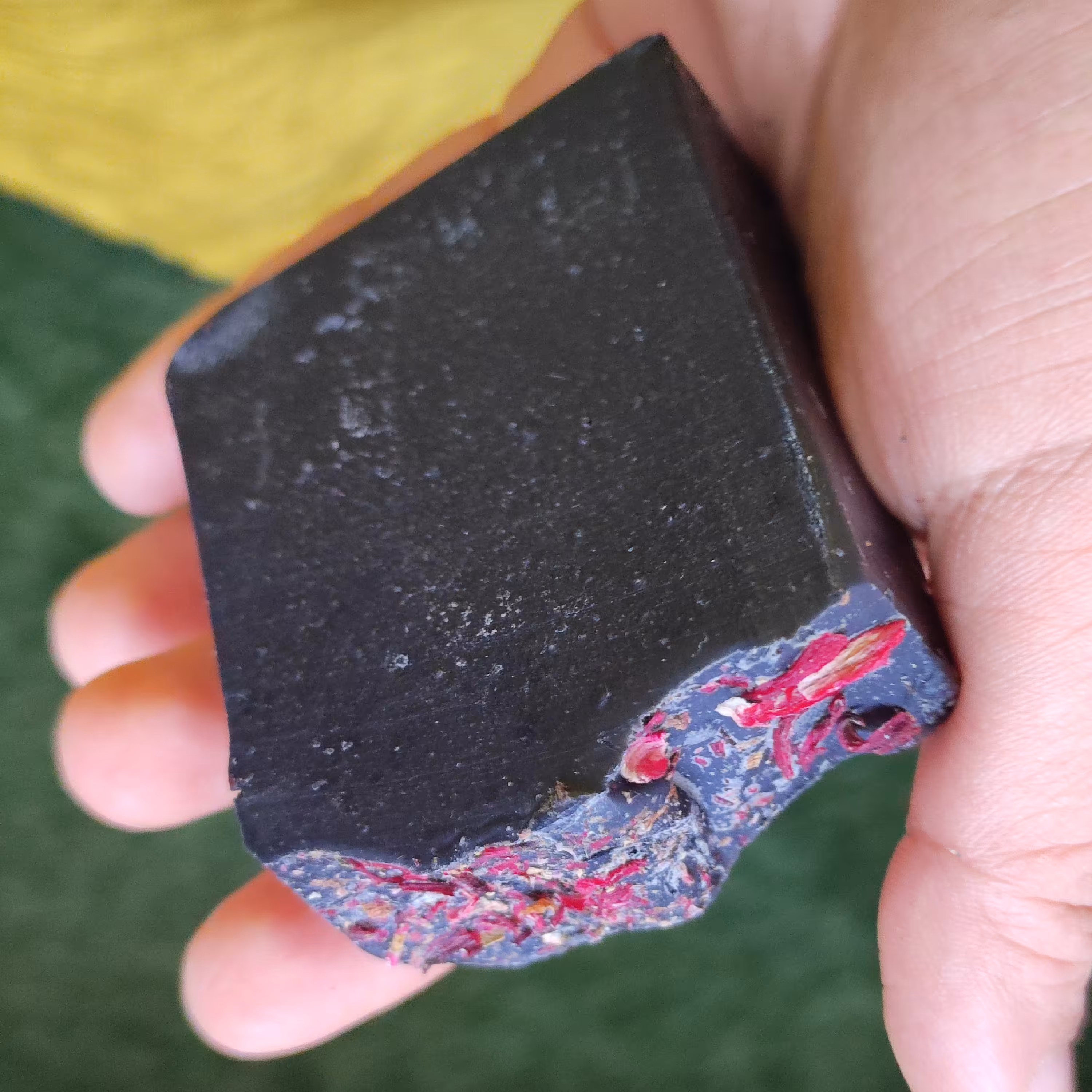 صابون زغال فعال مناسب پوست های چرب ضد خوش ضد آکنه کنترل چربی پوست روشن کننده