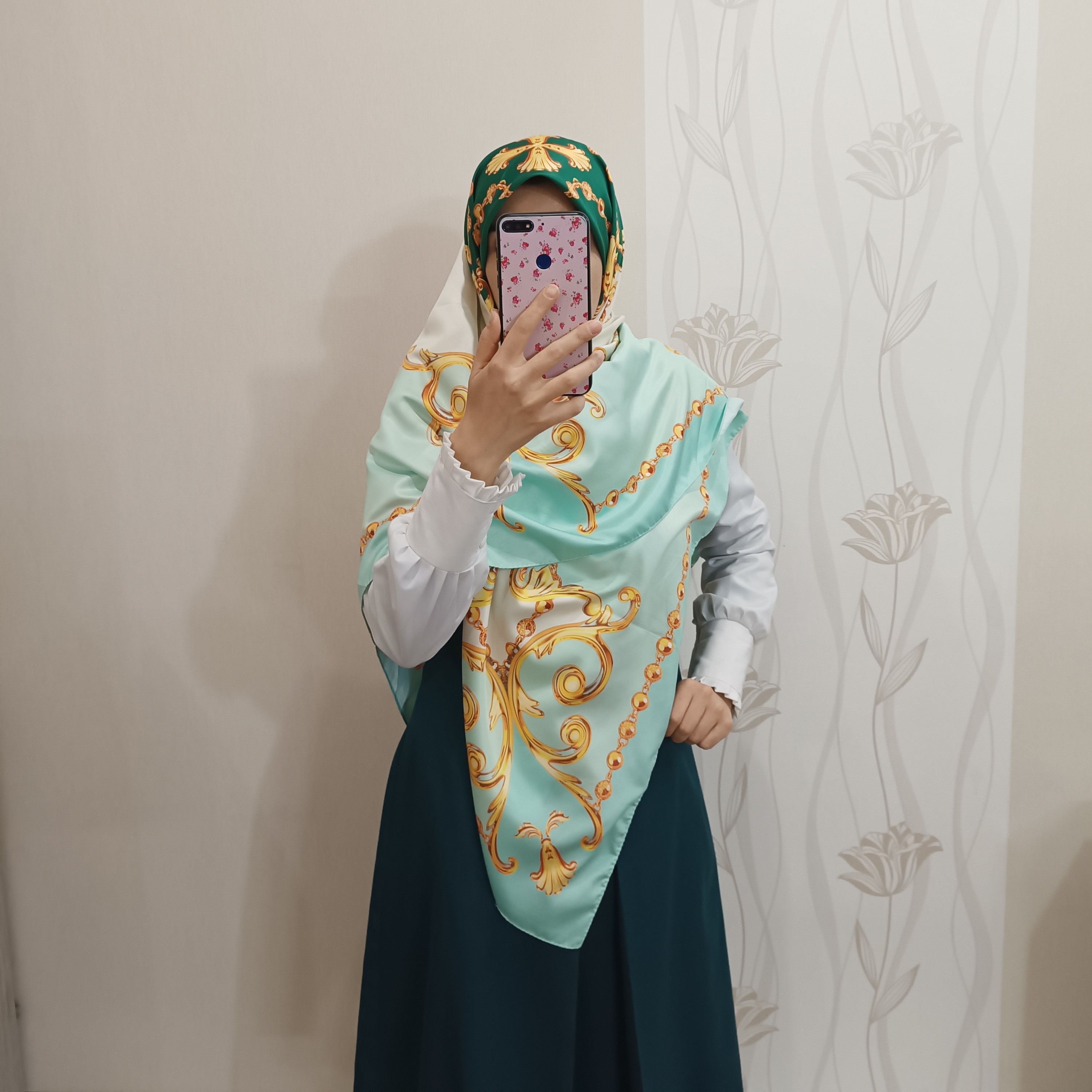 روسری ابریشم توییل طرح سلطنتی قواره 130