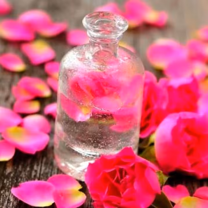 عطر گل محمدی اعلا گرمی 20 هزارتومان