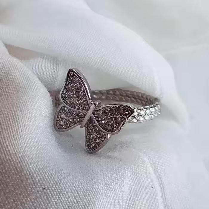 انگشتر پروانه ای 