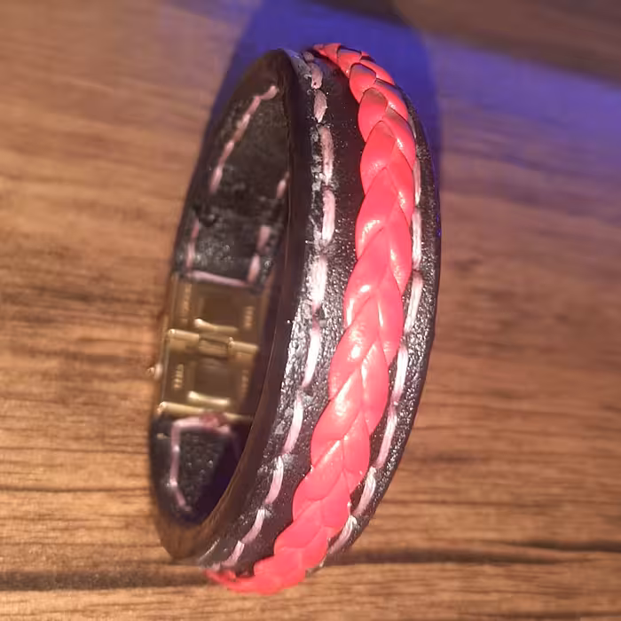 دستبند چرم طبیعی مدل  ds 160 .