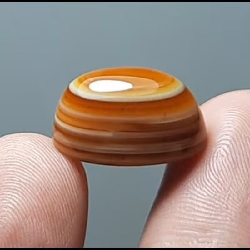 نگین باباقوری خاص باخط های موازی فقط یک عدد