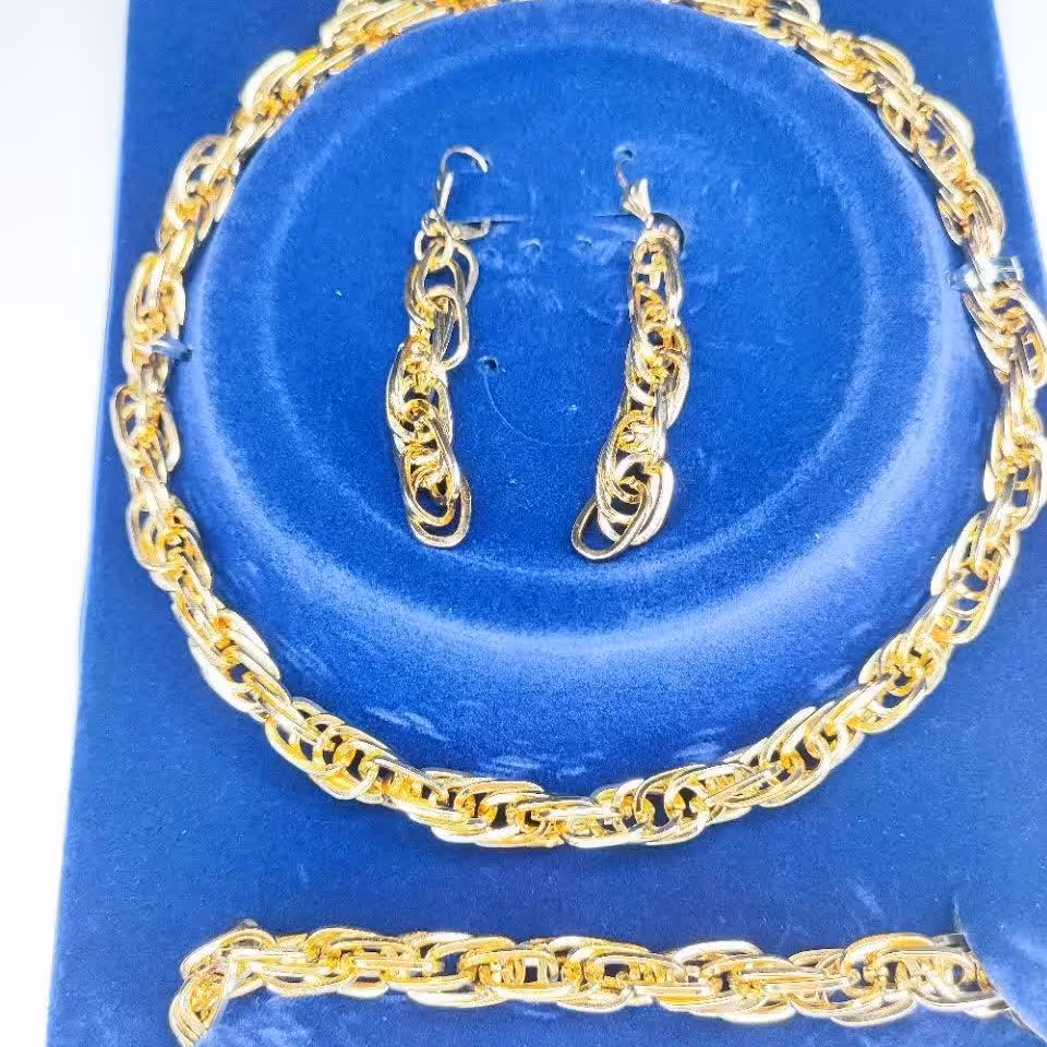 سرویس رنگ ثابت مشابه طلا