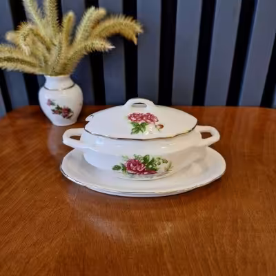 عسل خوری گل سرخ